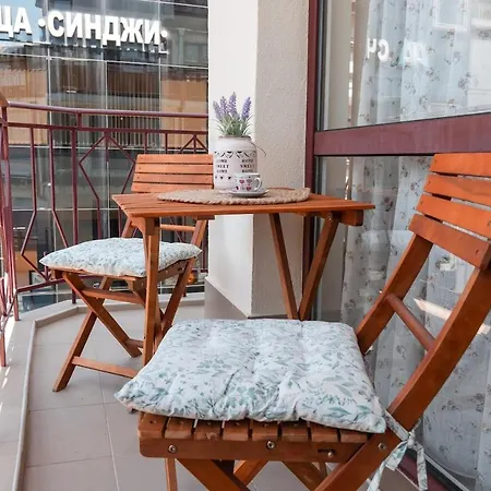 Апартамент Artistic 2 Bedroom Heart Of Kapana Ap2 *