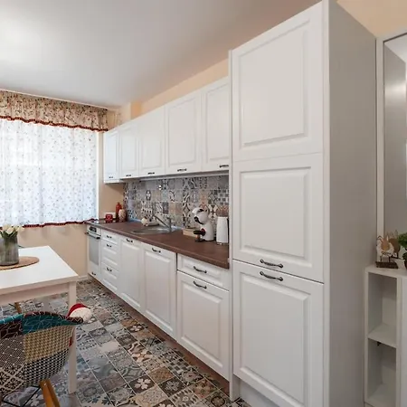 Апартамент Artistic 2 Bedroom Heart Of Kapana Ap2 Пловдив