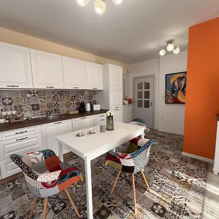 Artistic 2 Bedroom Heart Of Kapana Ap2 *