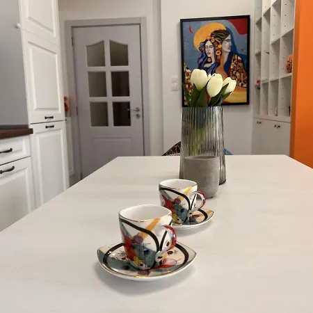 Апартамент Artistic 2 Bedroom Heart Of Kapana Ap2
